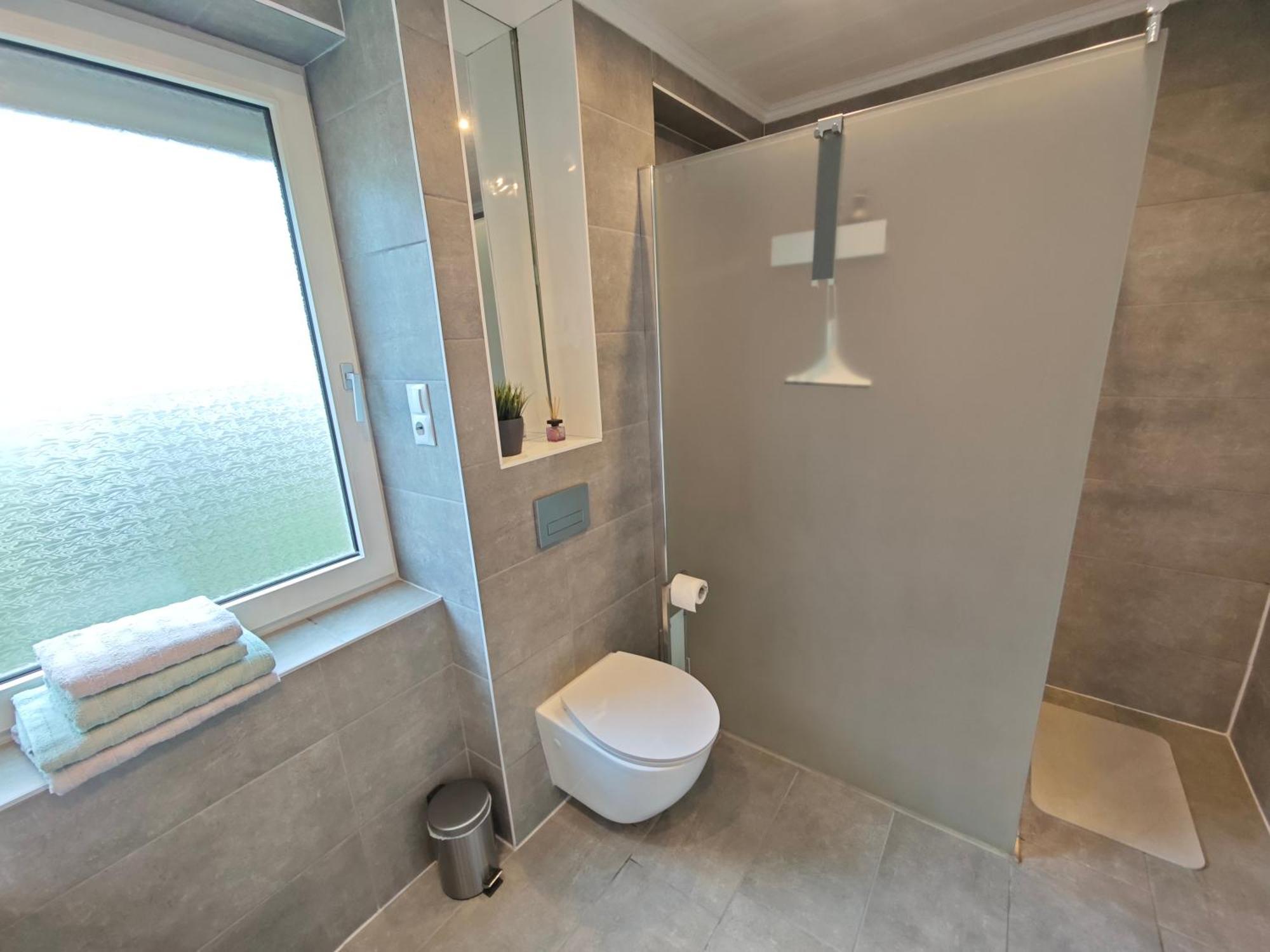 Fh-Naehe: Modernes Apt Mit Balkon Hof  Exterior foto